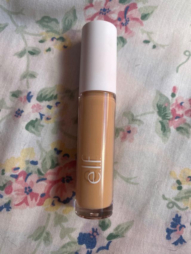 e.l.f. Hydrating Camo Concealer swatch
